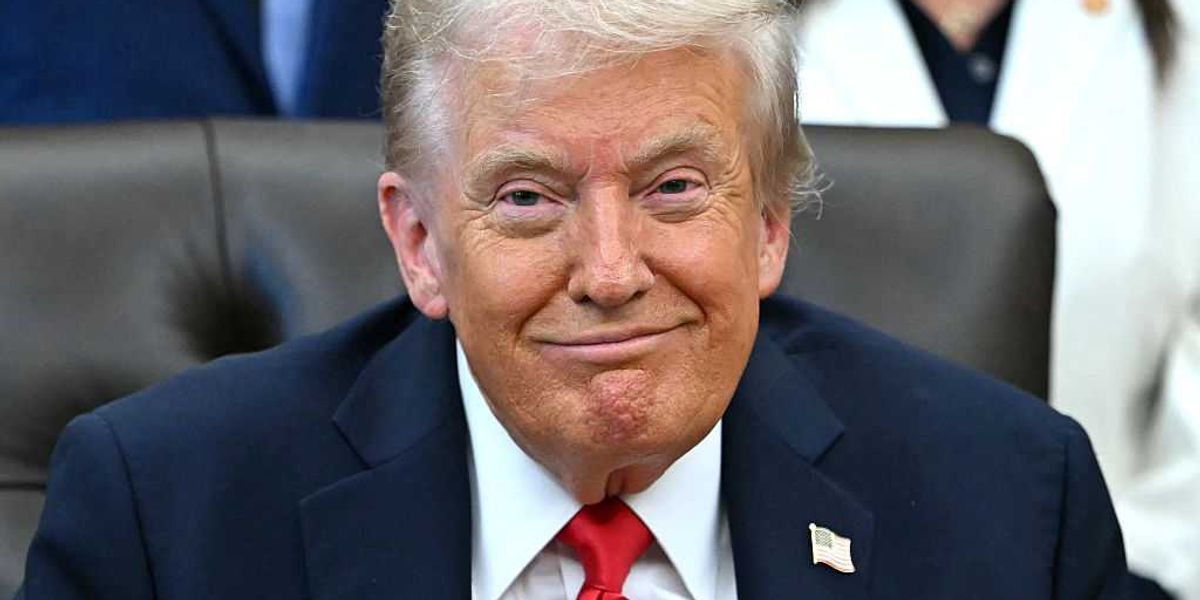Trump White House Adds Past Democratic Scandals to Timeline Amid Ballroom Controversy