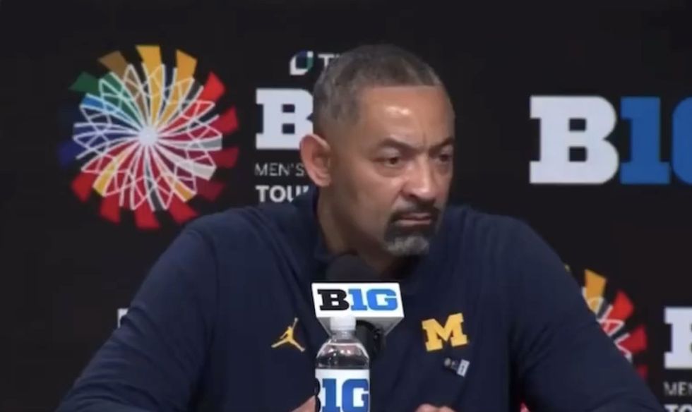 'White media' put Juwan Howard — now-former Michigan basketball coach — on 'hot seat‚' reporter declares at news conference