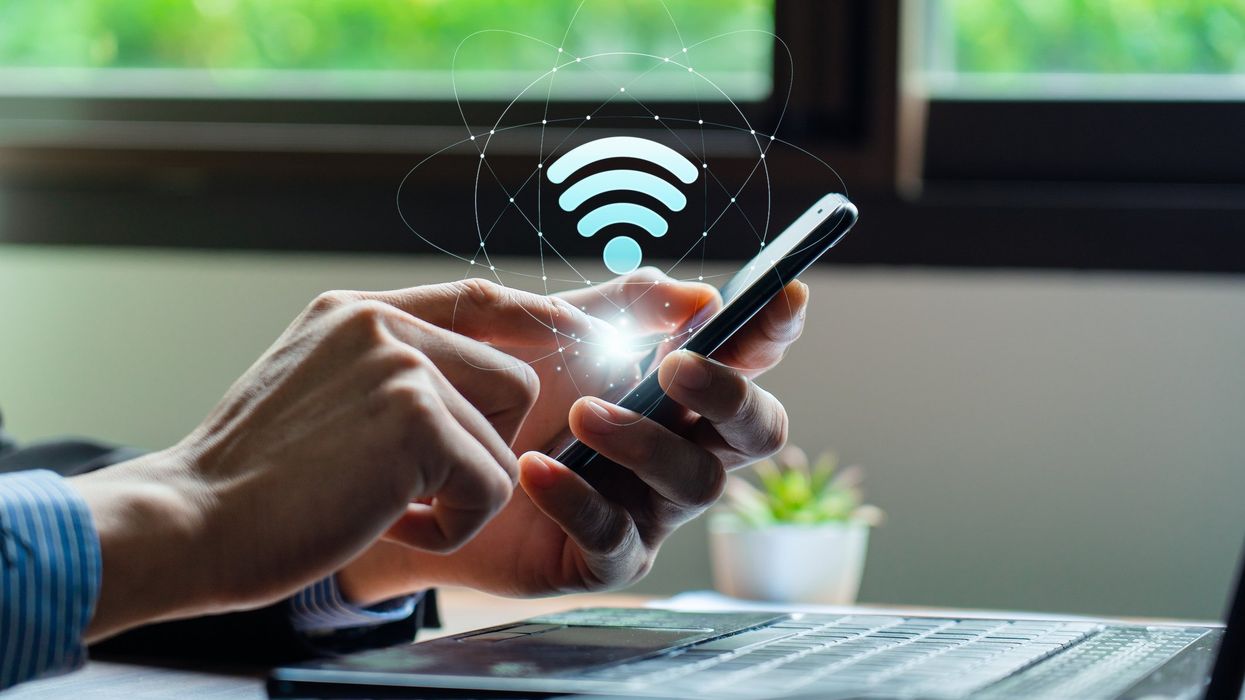 Wi-Fi is winning — so why is Congress still stuck in the 1990s?