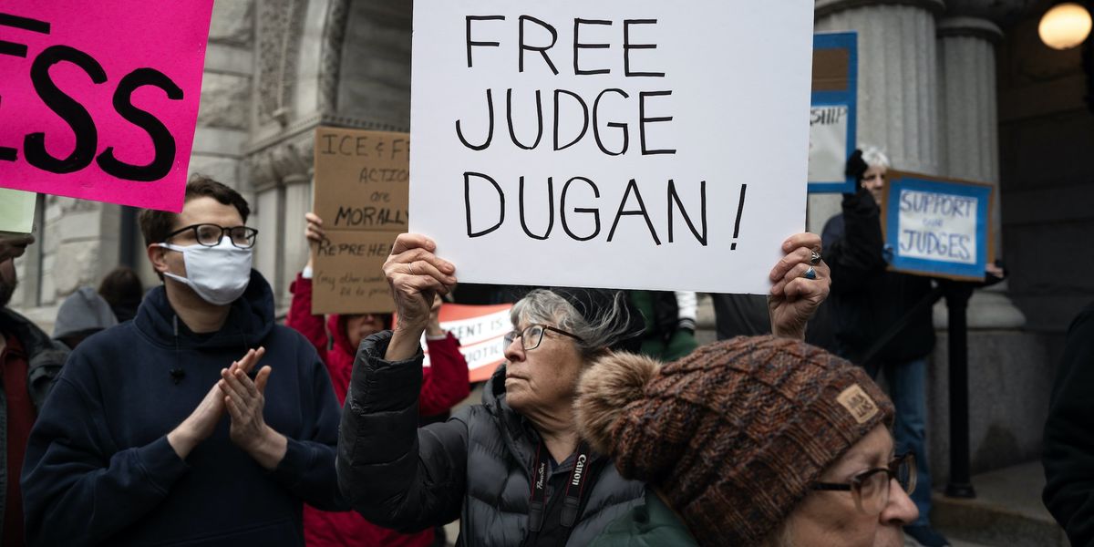 Wisconsin judge threatens to stop hearing court cases over arrest of judge who reportedly helped illegal alien evade ICE Wisconsin judge threatens to stop hearing court cases over arrest of judge who reportedly helped illegal alien evade ICE