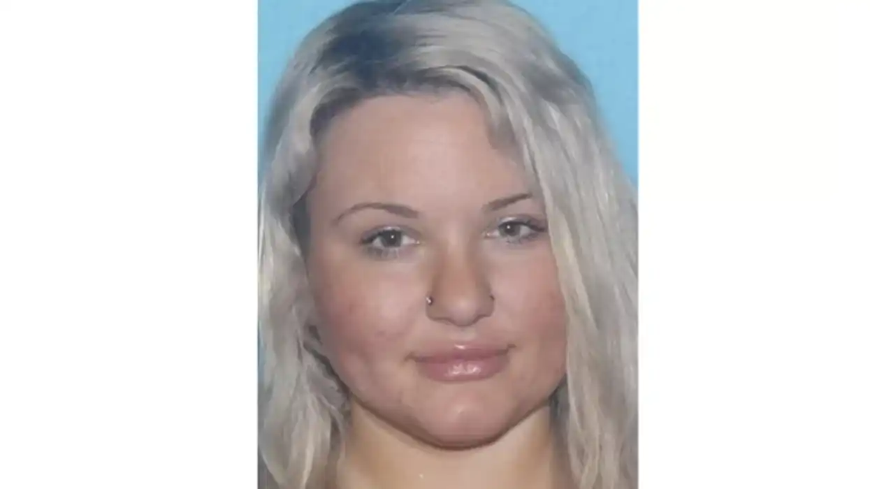 Woman accused of hiring Tinder hitman to kill cop ex-boyfriend and his daughter — prosecutors say it wasn't her first attempt