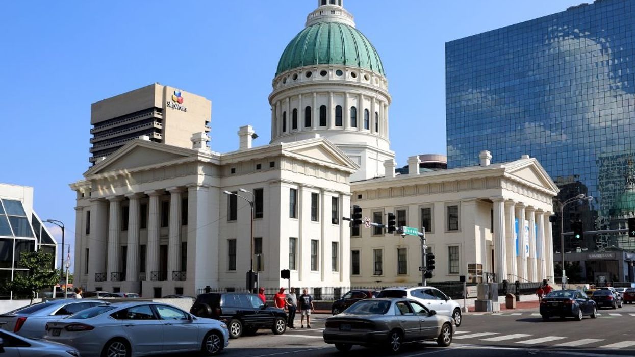 Woman defrauds government out of nearly $100K in pandemic loan and counterfeit check schemes, recruited patsies on Instagram