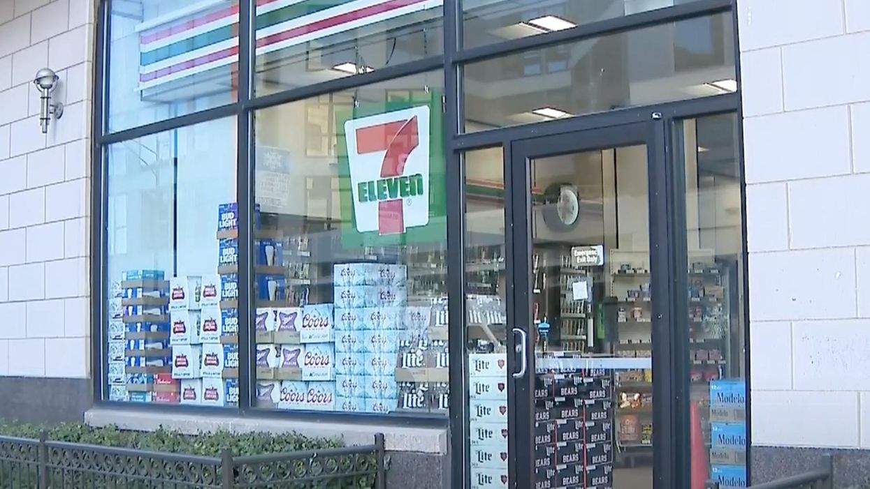 Woman stabs man after he asks her to wear a mask at a 7-Eleven store in Chicago