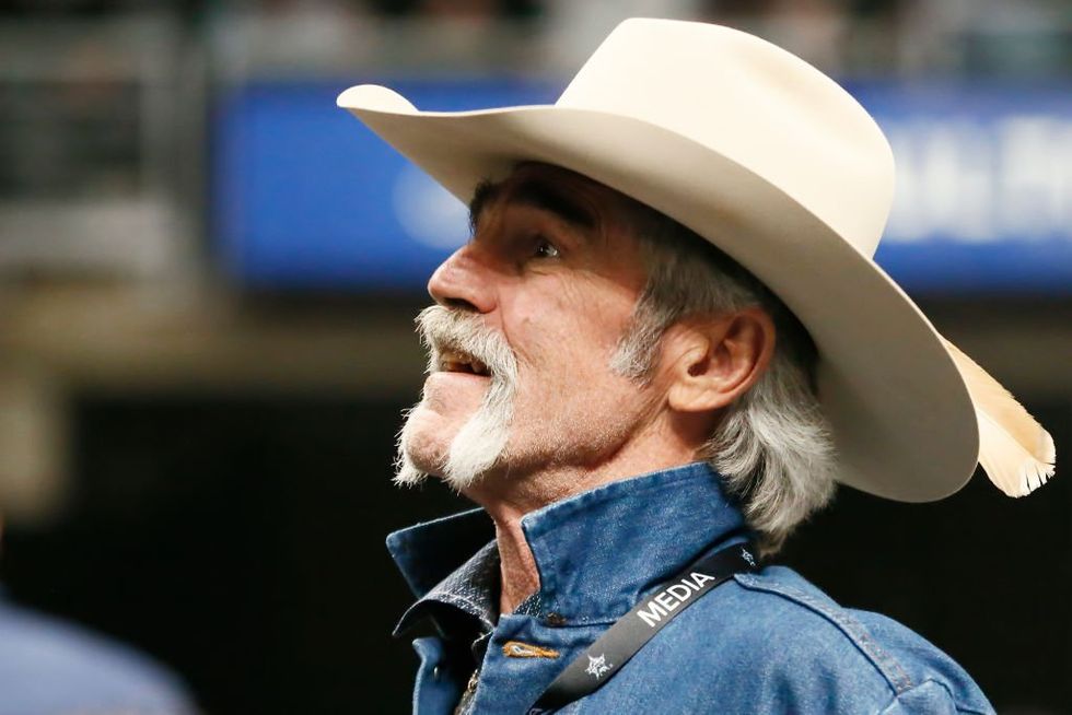'Yellowstone' actor Forrie J. Smith says he was kicked off a flight after refusing to sit next to a masked passenger