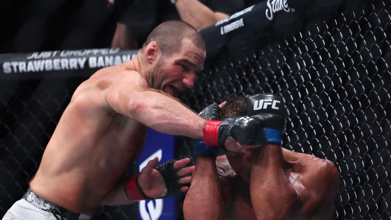 'You know you're gonna quit': UFC's Sean Strickland brutally beats former Navy SEAL in insane sparring session