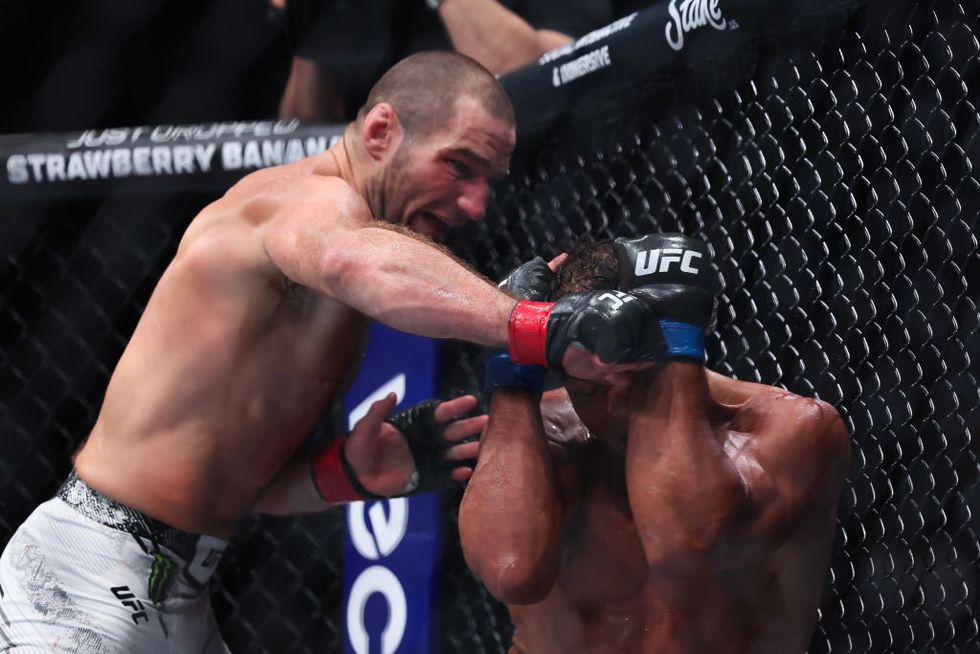 'You know you're gonna quit': UFC's Sean Strickland brutally beats former Navy SEAL in insane sparring session