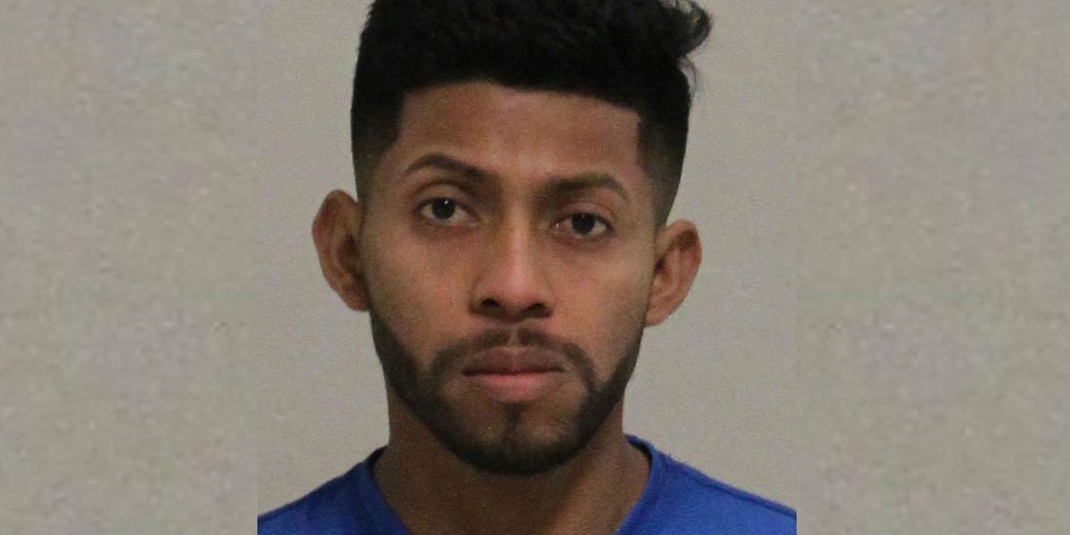 Young girls escape molester by kicking him in the groin at Fourth of July celebration, police say Young girls escape molester by kicking him in the groin at Fourth of July celebration, police say